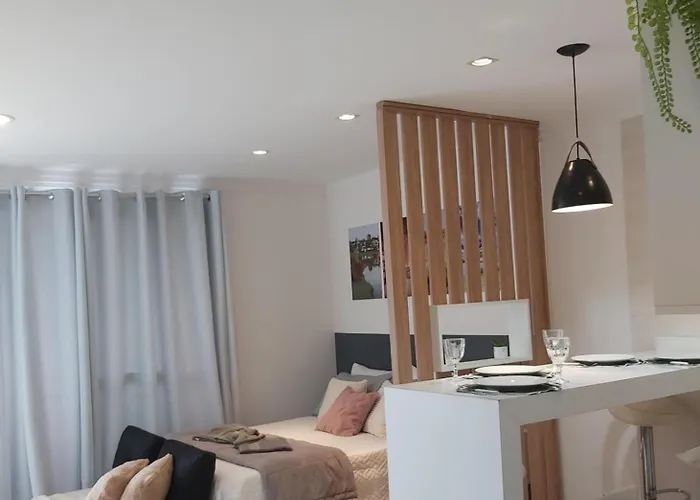 Lindo studio equipado em apartamento clube com academia e conforto no centro de Curitiba - MID Home