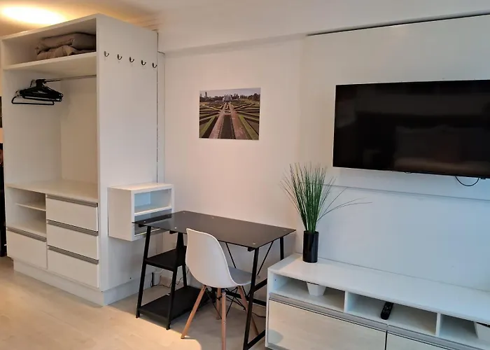 Lindo studio equipado em apartamento clube com academia e conforto no centro de Curitiba - MID Home